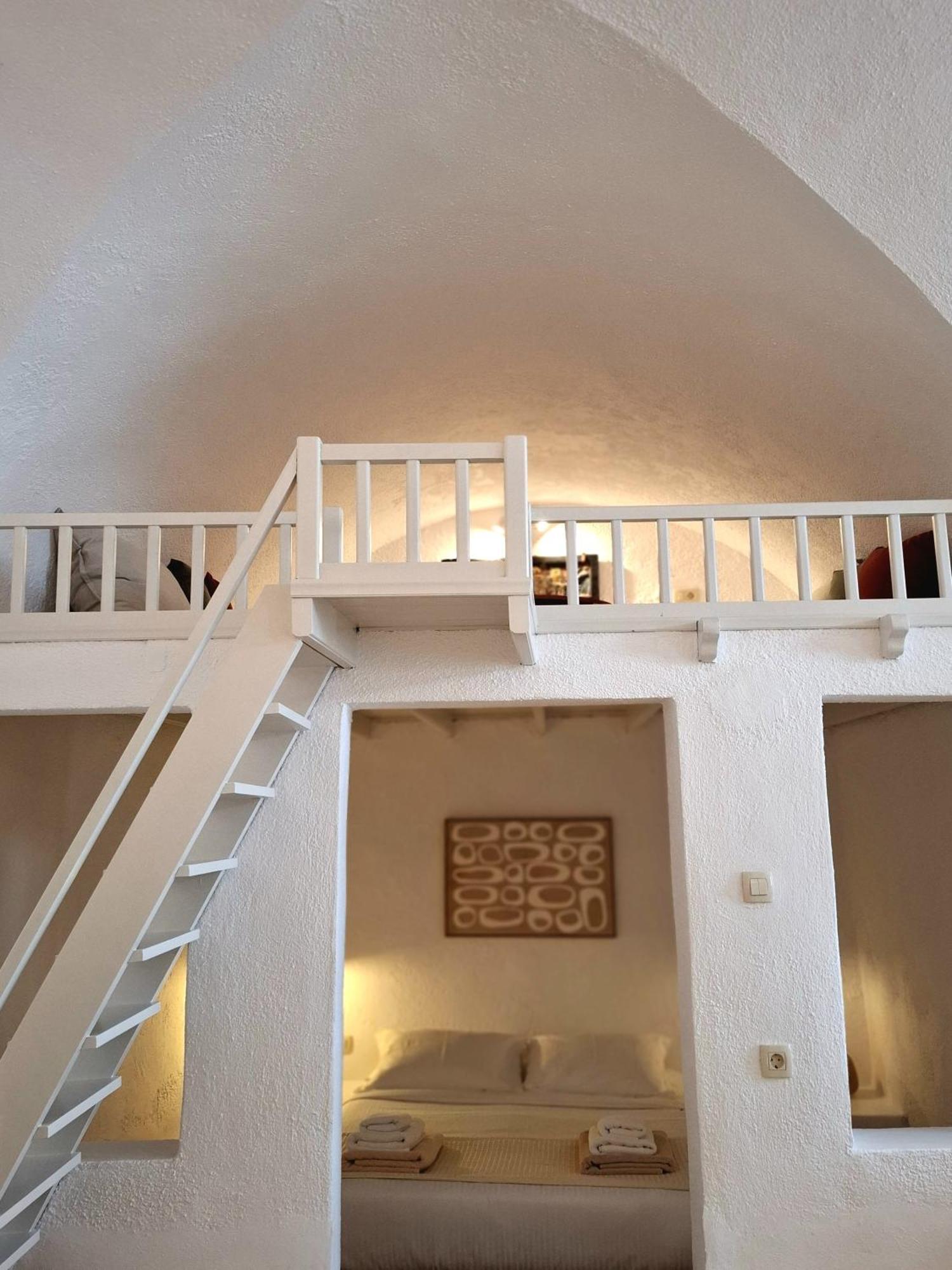 Mardanza Krokos Suites Imerovígli Kültér fotó